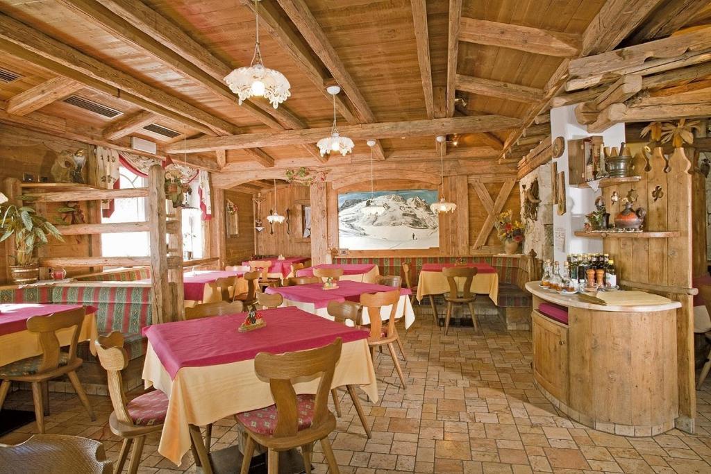 Hotel Soreie Pozza di Fassa Exterior foto